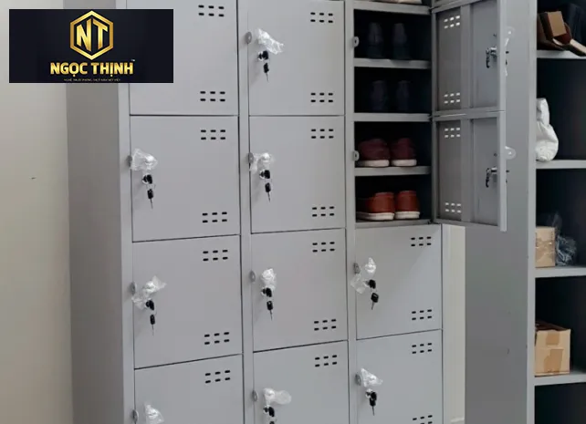 Tủ giày bằng sắt sơn tĩnh điện 18 khoang 18C3KG Tủ giày bằng sắt sơn tĩnh điện 18 khoang 18C3KG